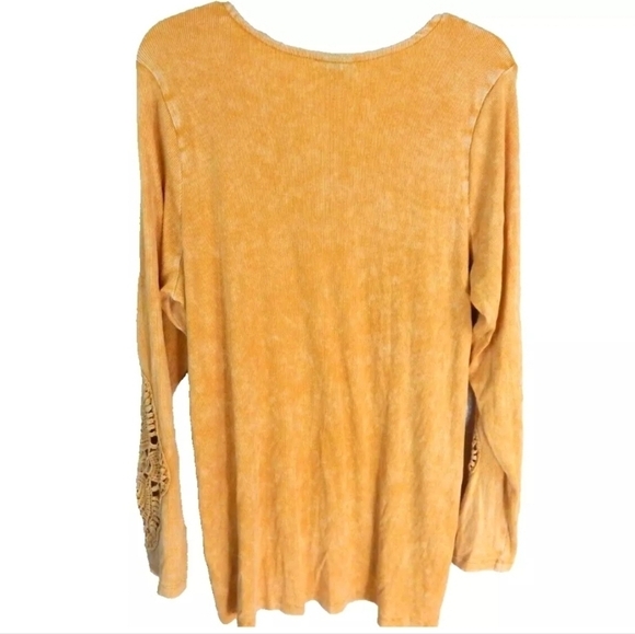 Torrid Crochet Cuff Ribbed Scoop Neck Tee - Picture 3 of 4